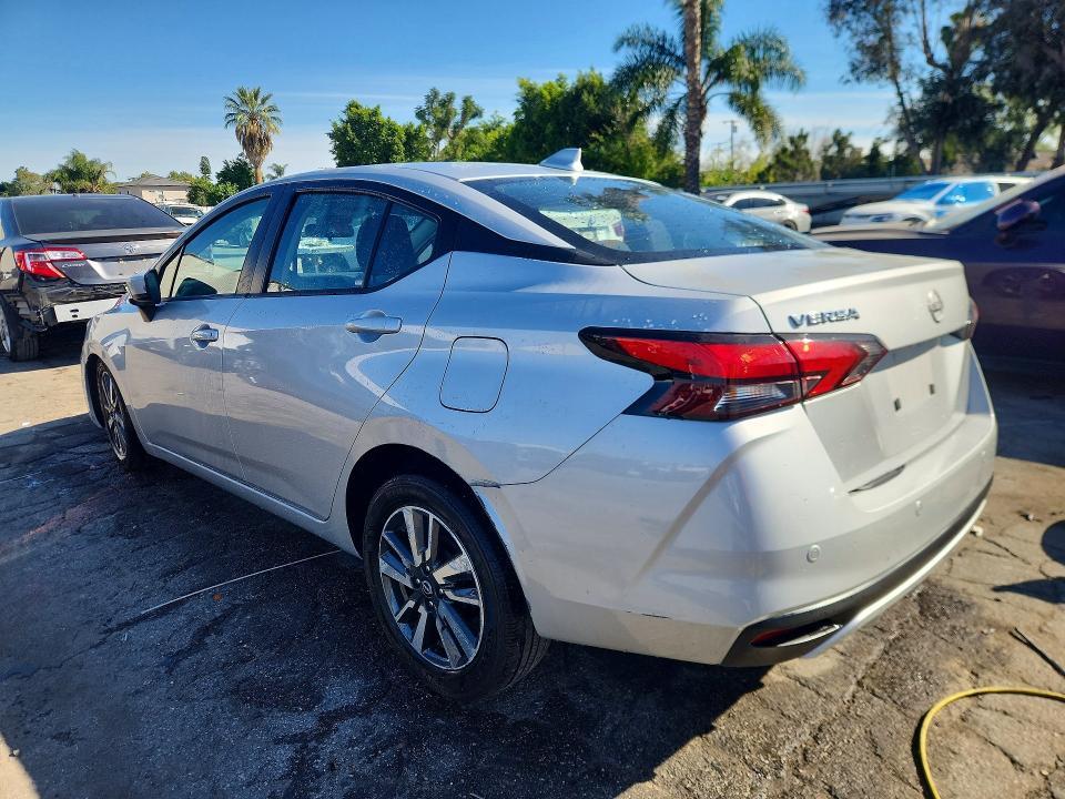 2025 Nissan Versa sv