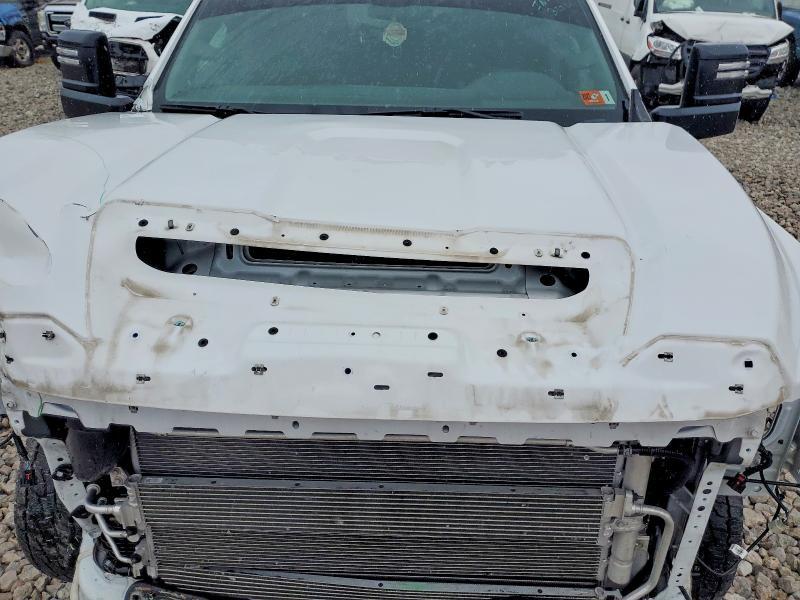 2024 GMC Sierra K2500 sle