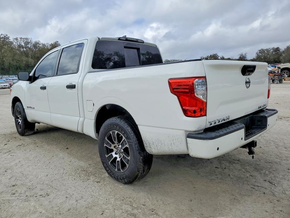 2022 Nissan Titan SV