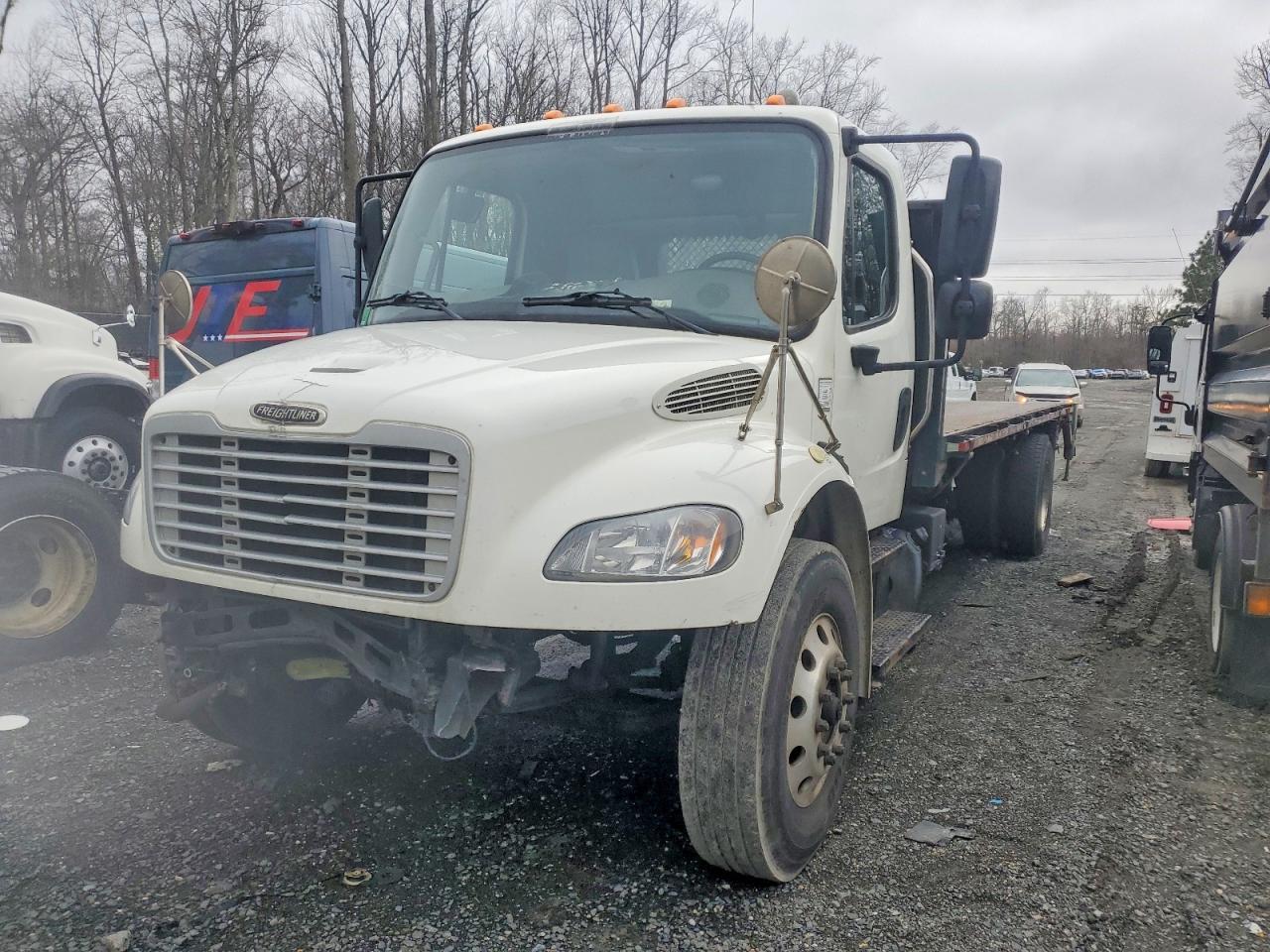 2020 Freigliner 2020 Freightliner Business Class M2 Flatbed Truck