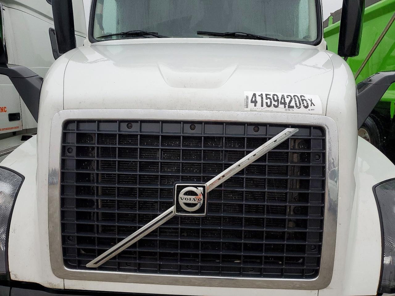 2018 Volvo VNL Semi Truck