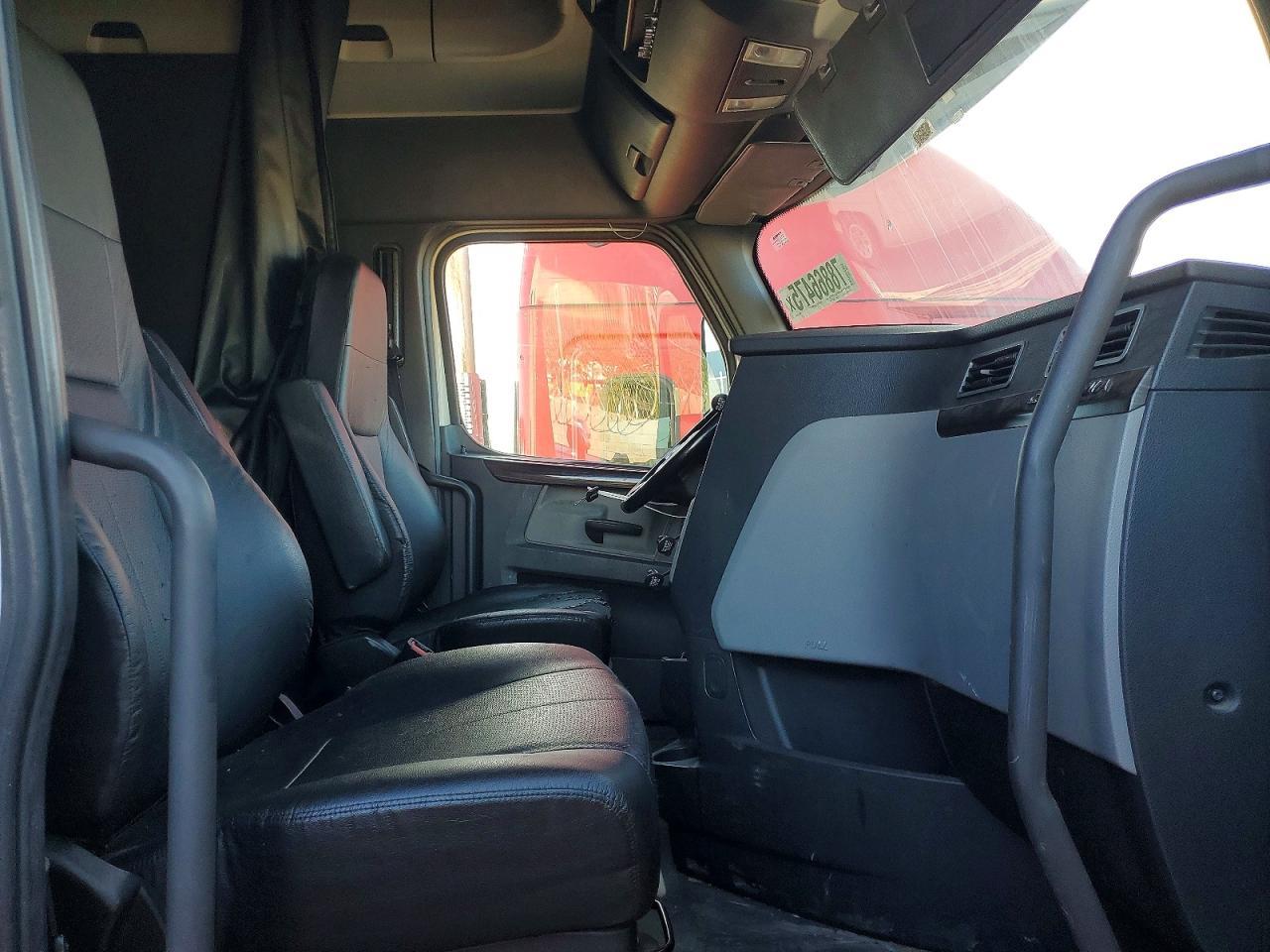 2019 Freigliner Cascadia 126