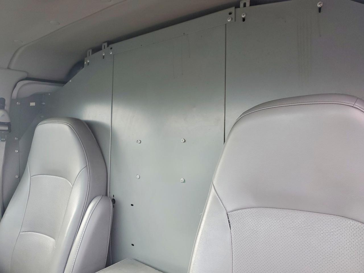 2005 Ford Econoline E250 van