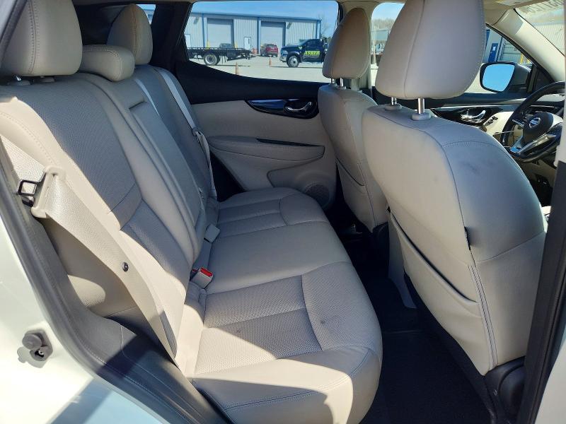 2017 Nissan Rogue Sport sl