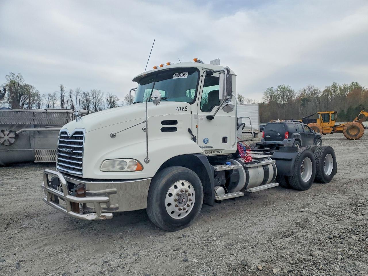2014 Mack 600 CXU613-Semi Truck