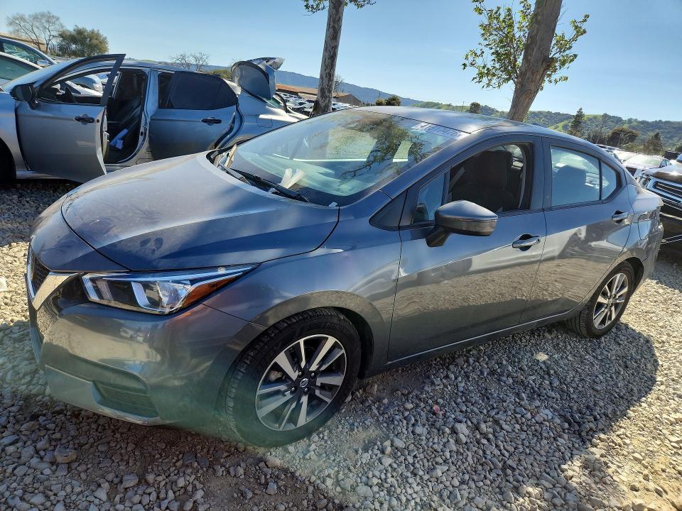 2021 Nissan Versa sv