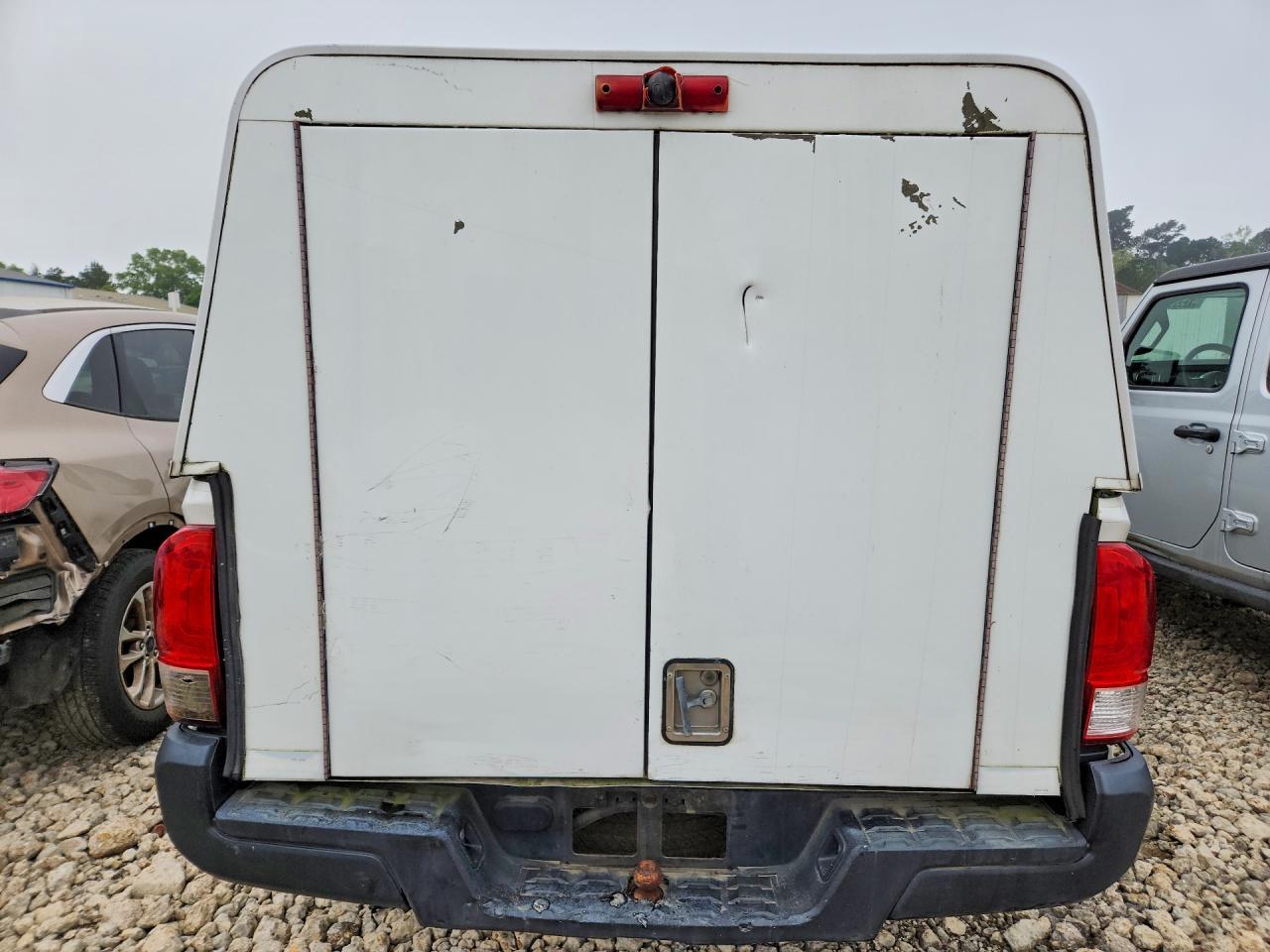2016 Toyota Tacoma SR