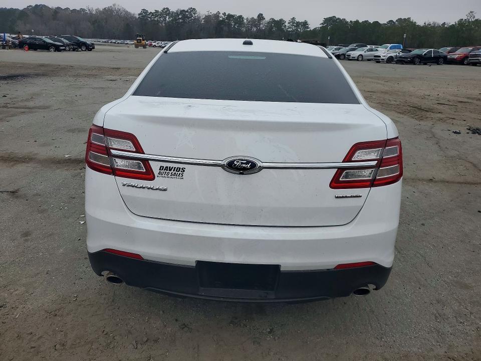 2017 Ford Taurus se