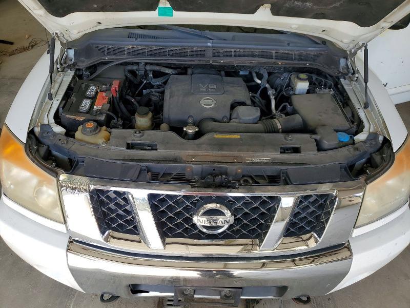 2011 Nissan Titan SV