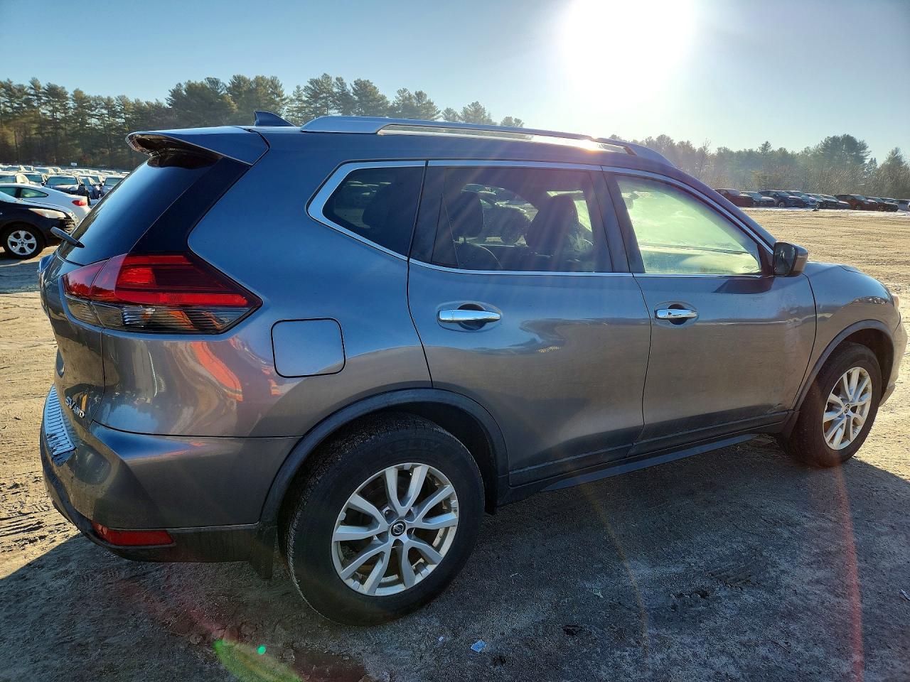 2017 Nissan Rogue sv