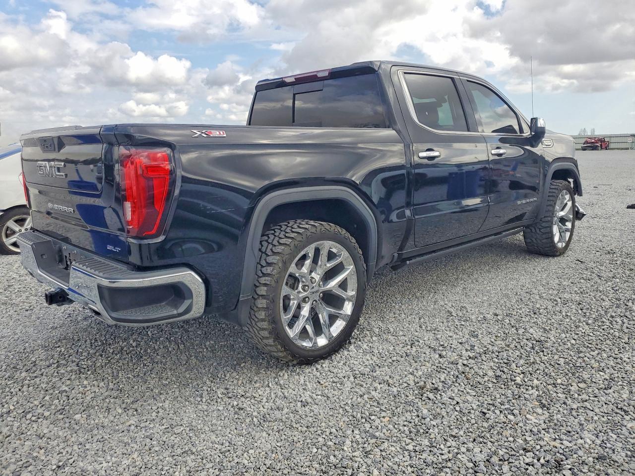 2021 GMC Sierra K1500 SLT