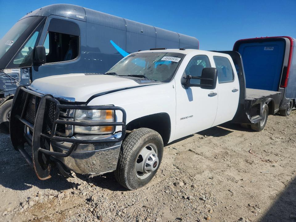 2014 Chevrolet Silverado Flatbed Truck