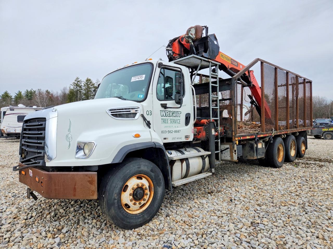 2013 Freightliner 114SD Grapple Truck