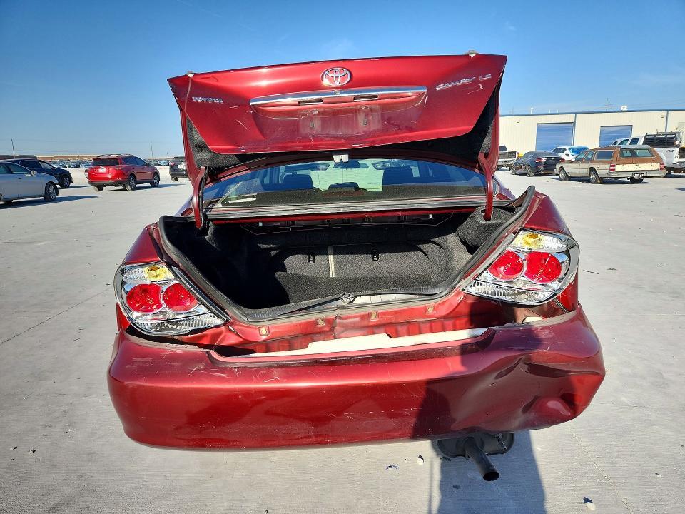 2005 Toyota Camry le