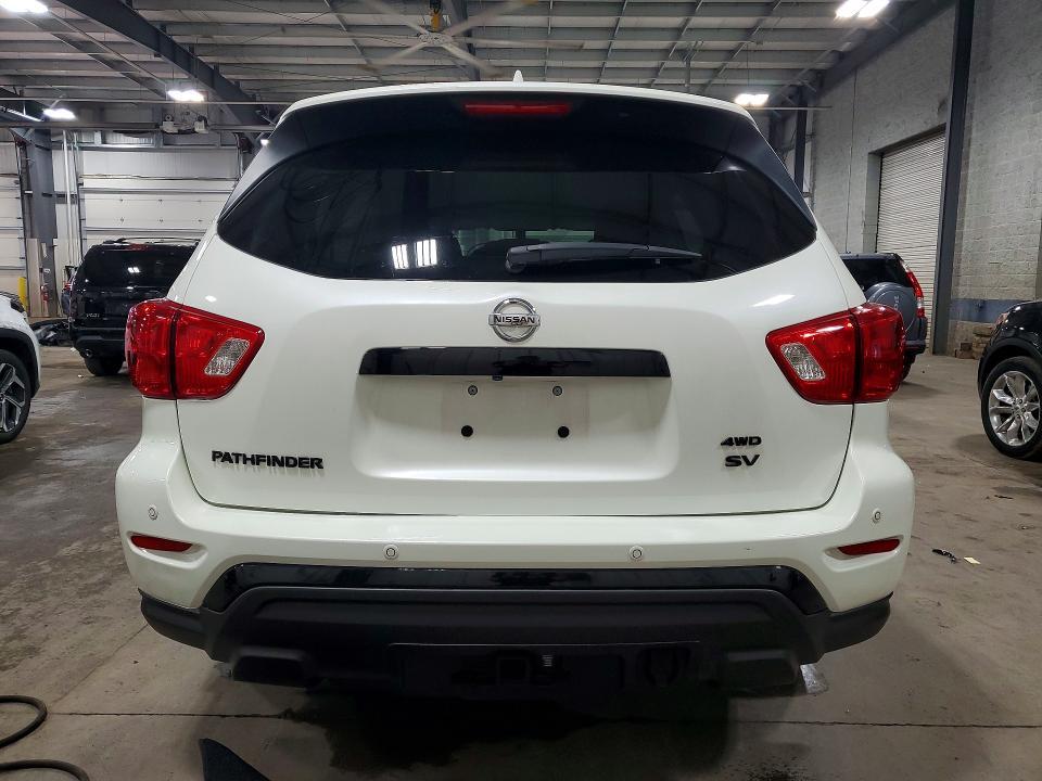 2019 Nissan Pathfinder sv