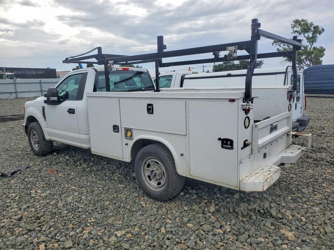 2017 Ford F350 Super Duty Utility / Service Truck