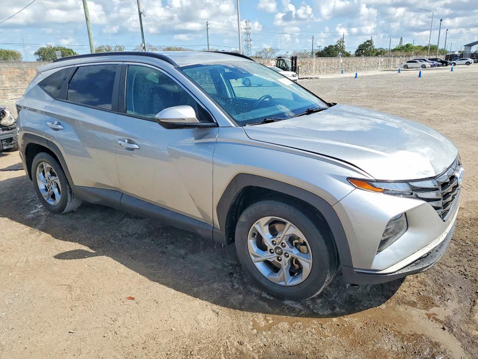 2022 Hyundai Tucson sel