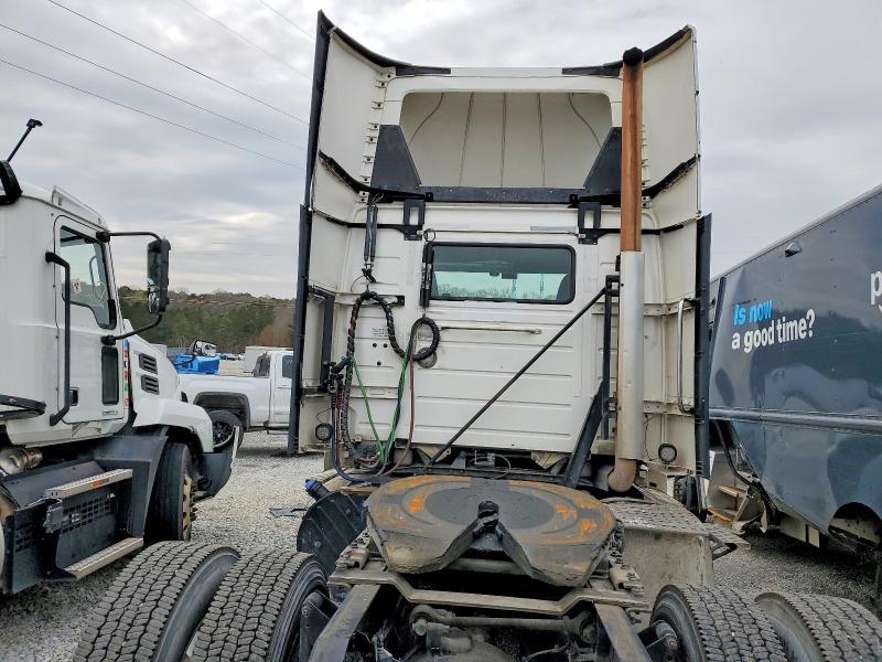 2017 Volvo VNL Semi Truck