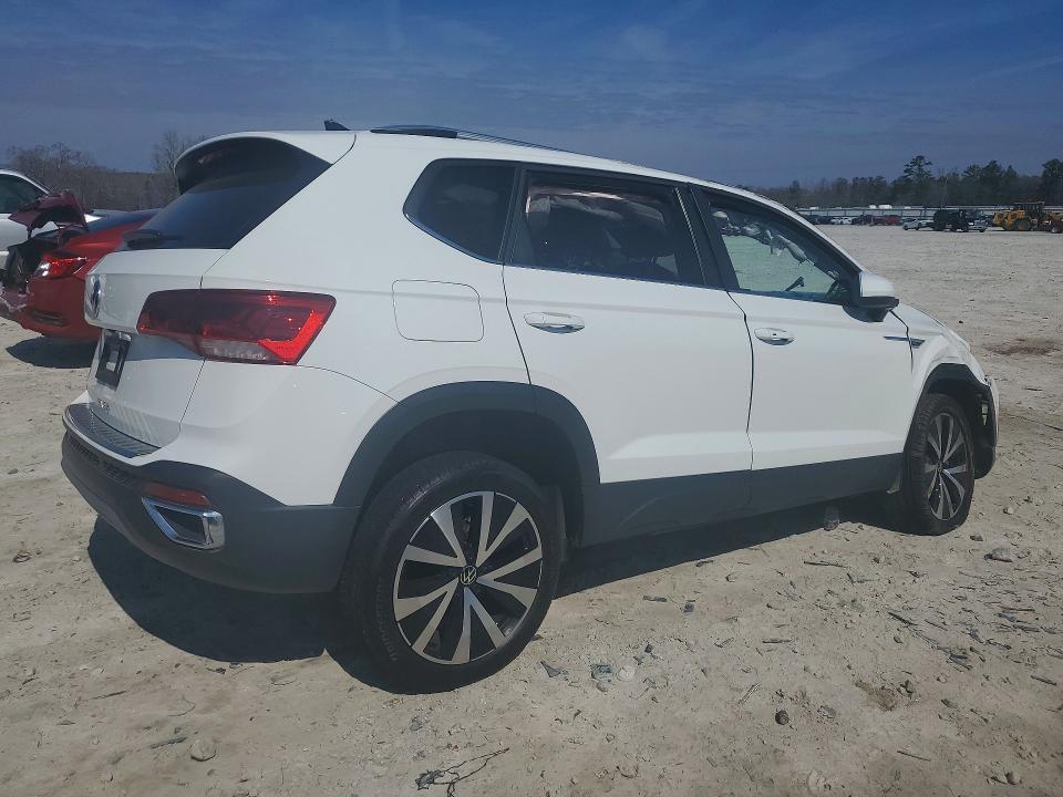 2024 Volkswagen Taos se