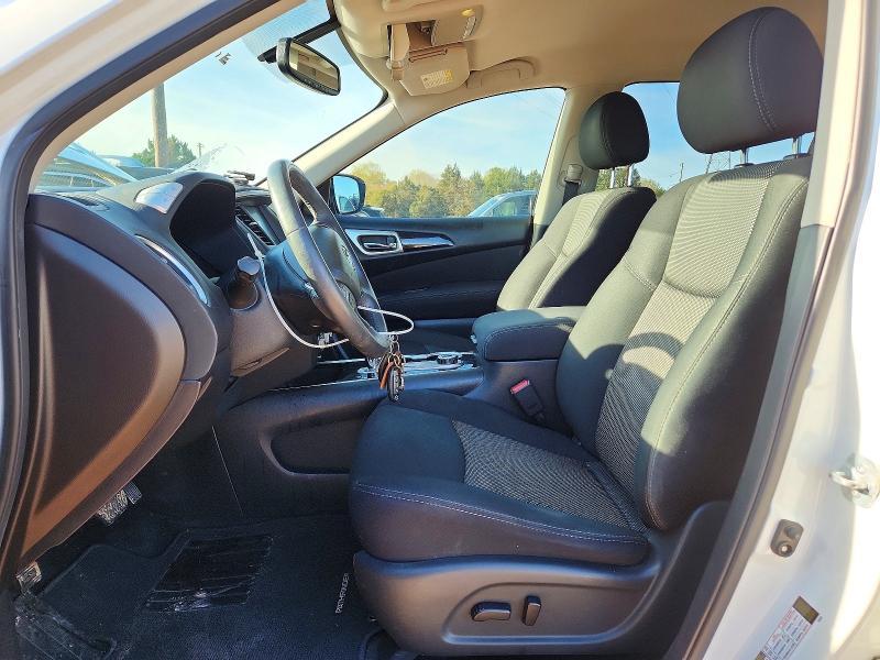 2017 Nissan Pathfinder sv