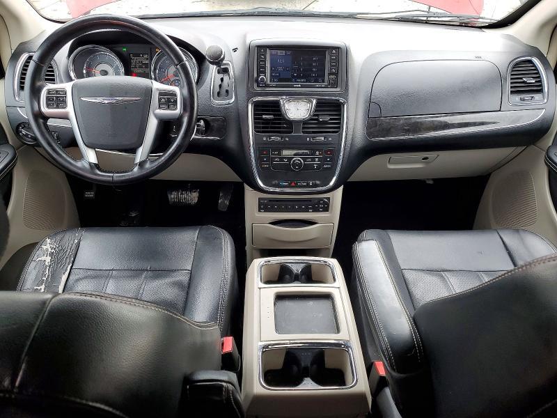 2012 Chrysler Town & Country Touring l