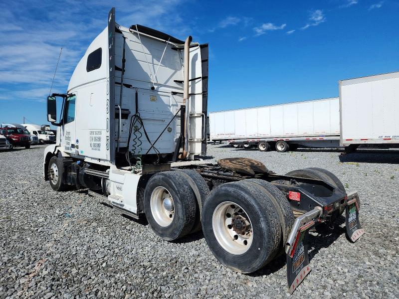 2016 Volvo VNL Semi Truck