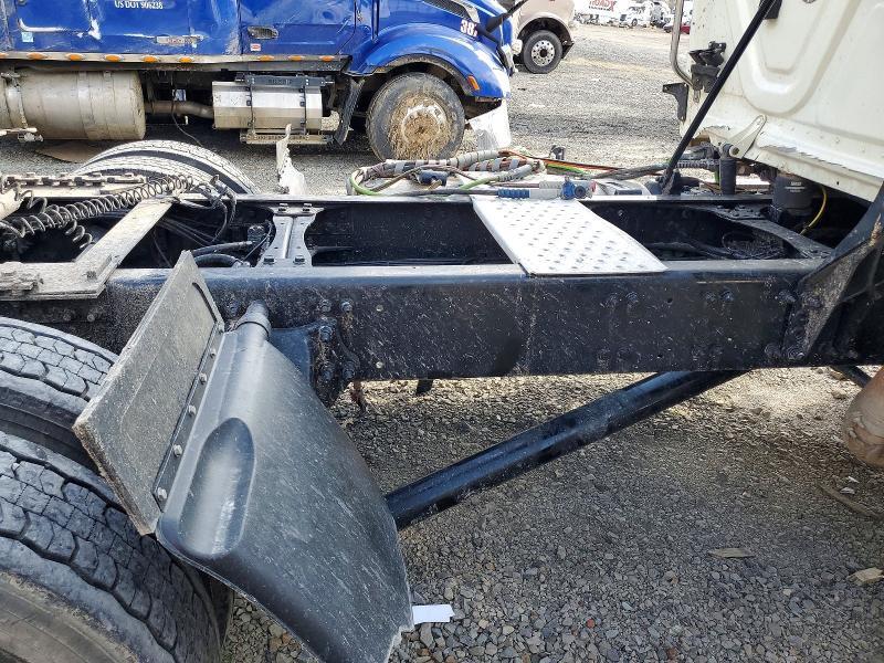 2019 Freightliner Cascadia 126 Semi Truck