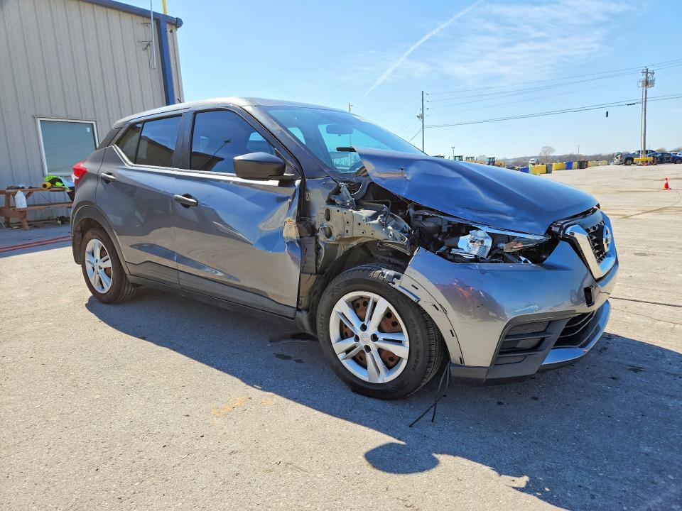 2020 Nissan Kicks s