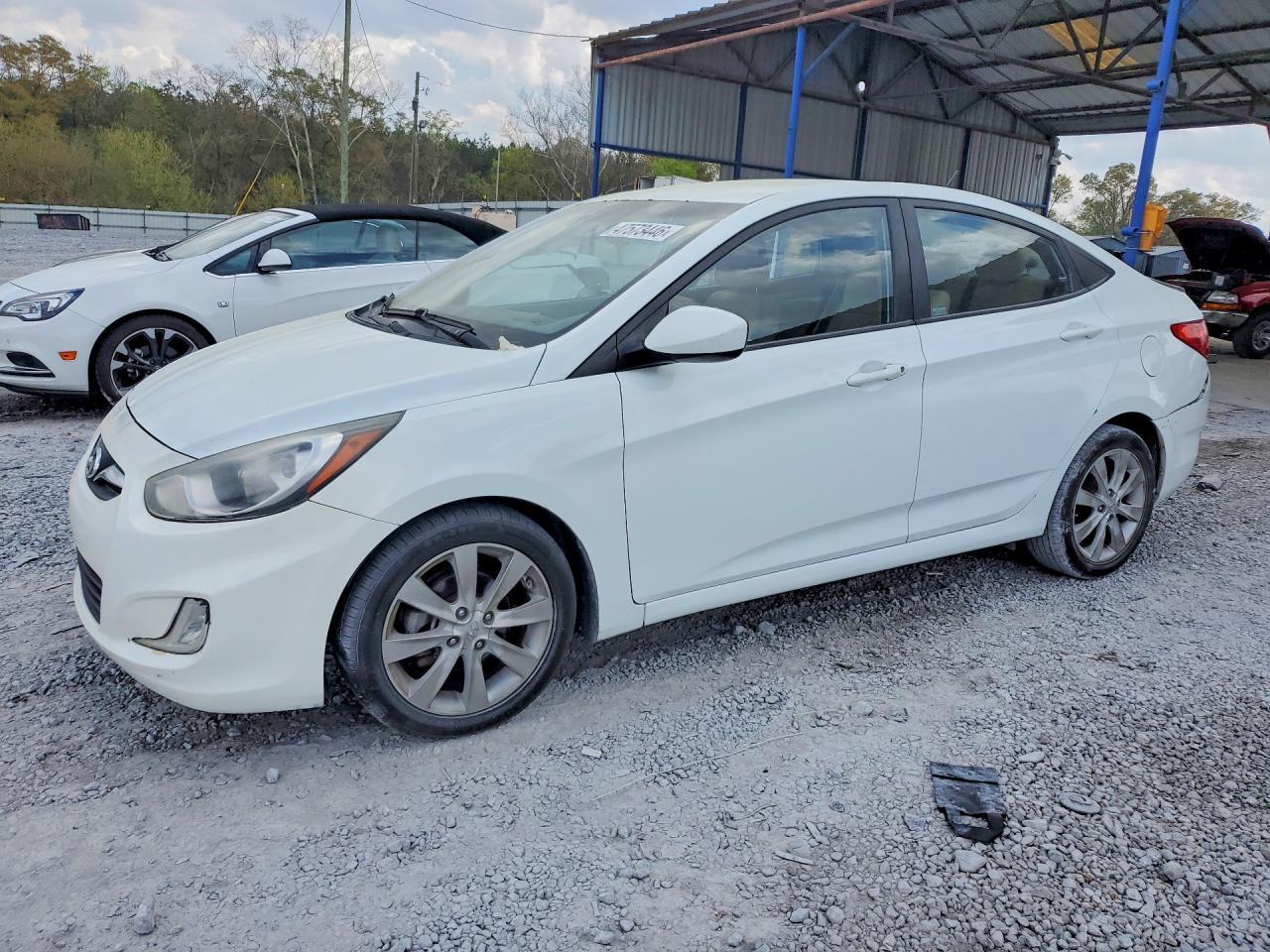 2013 Hyundai Accent gls