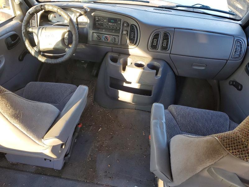 2000 Dodge Ram Wagon B1500