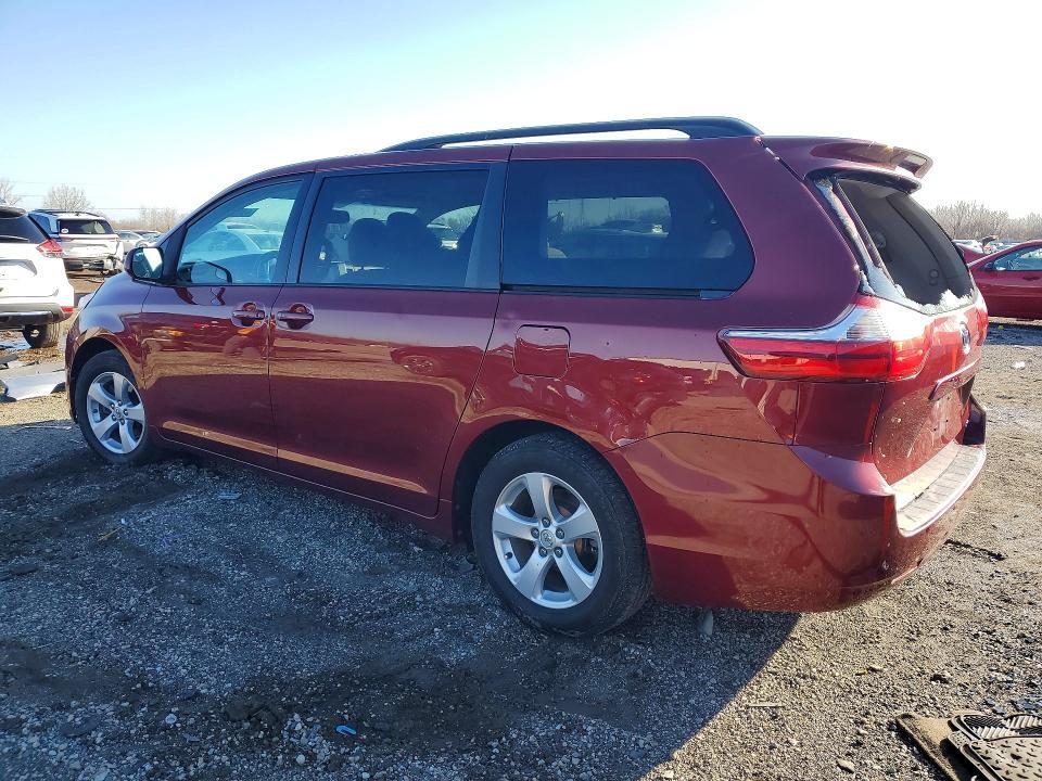 2017 Toyota Sienna le 8-passenger