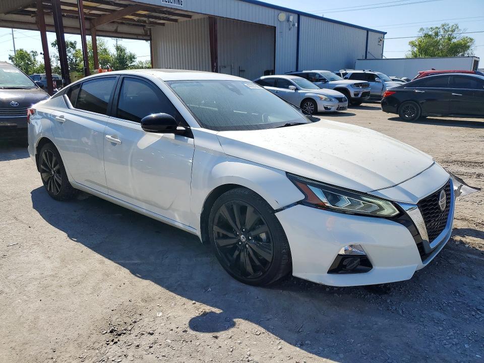 2022 Nissan Altima 2.5 sr