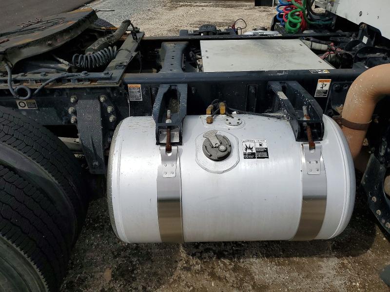 2016 Peterbilt 579 Semi Truck