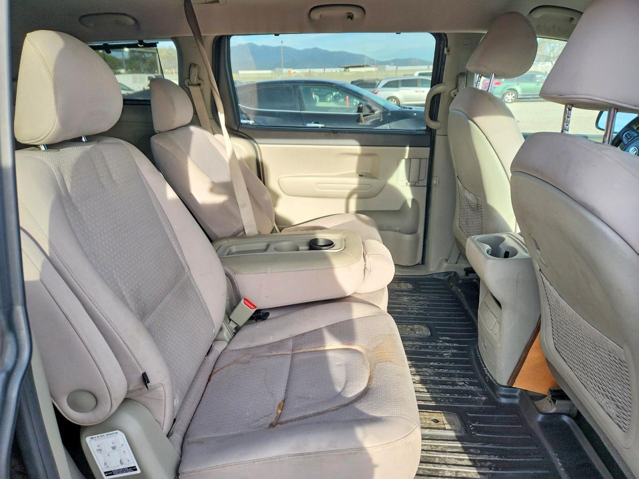 2016 KIA Sedona lx