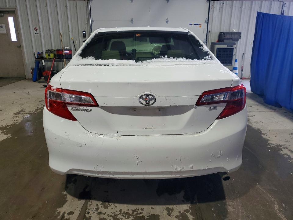 2014 Toyota Camry le