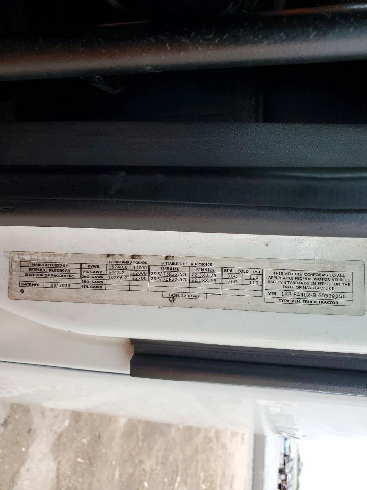 2016 Peterbilt 579 Semi Truck