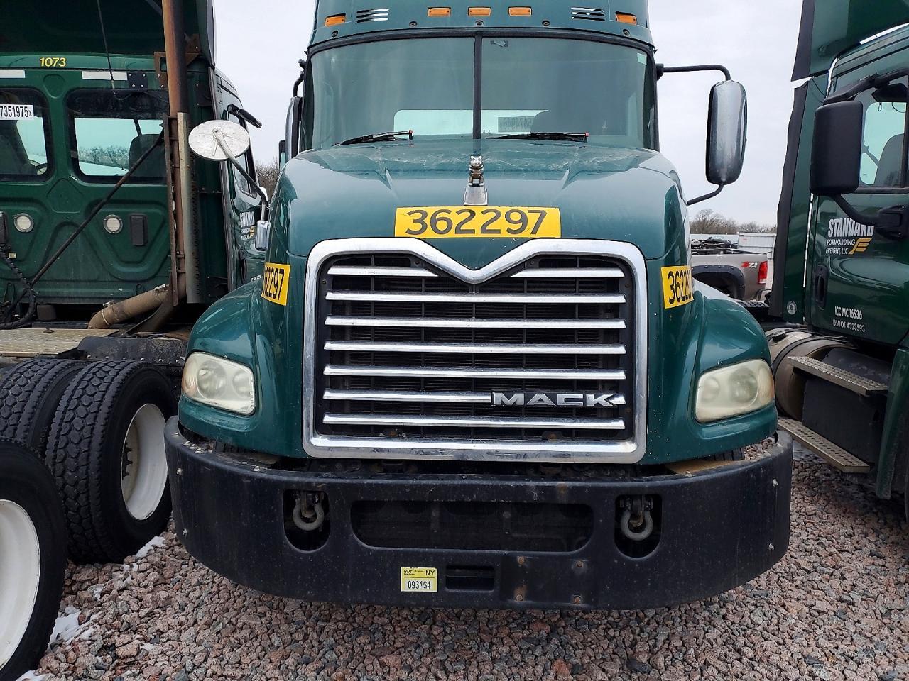 2017 Mack 600 CXU600