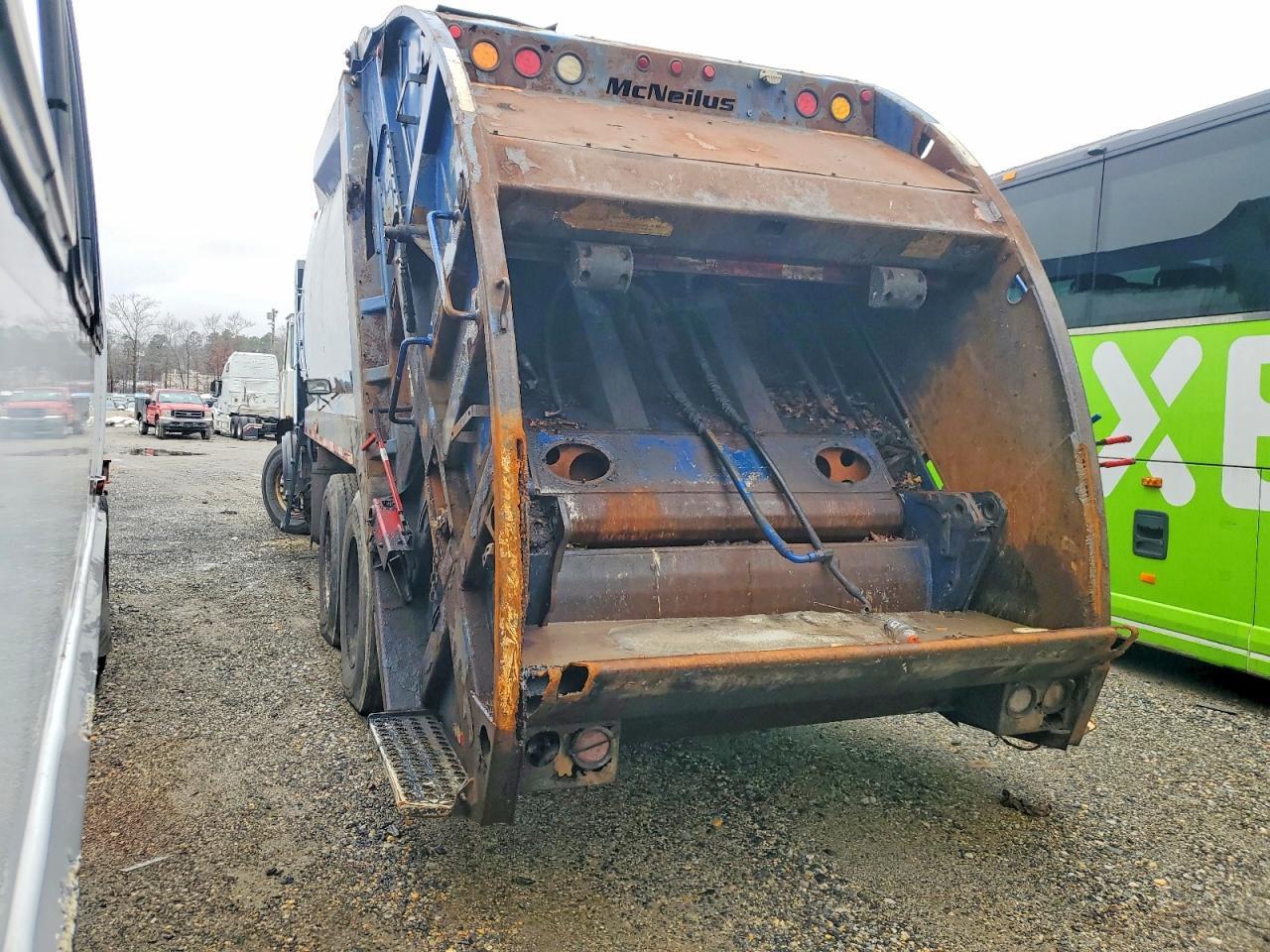 2012 Autocar Llc 2012 Autocar Xpeditor Refuse Truck