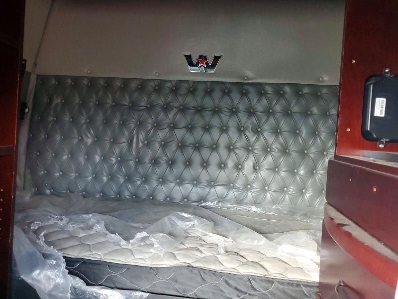 2017 Western Star 2017 Western Star 5700 Semi Truck