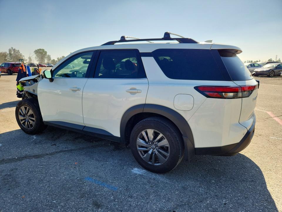 2024 Nissan Pathfinder sv