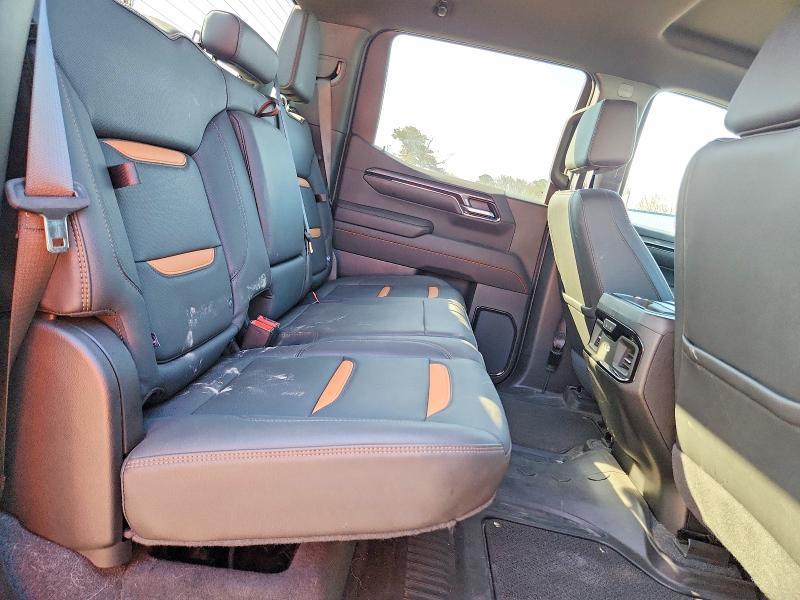 2024 GMC Sierra K1500 AT4