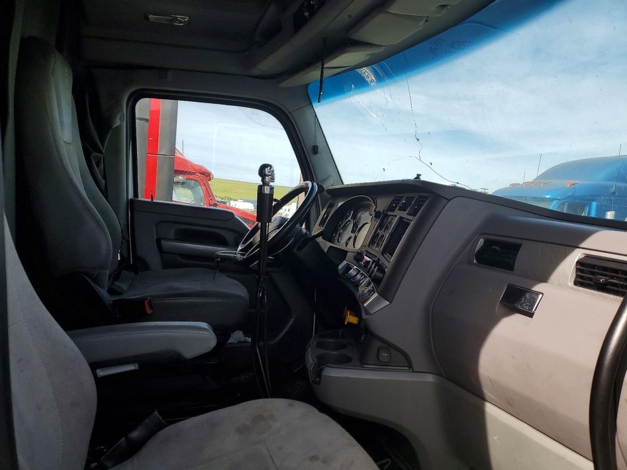 2017 Kenworth T680 Semi Truck