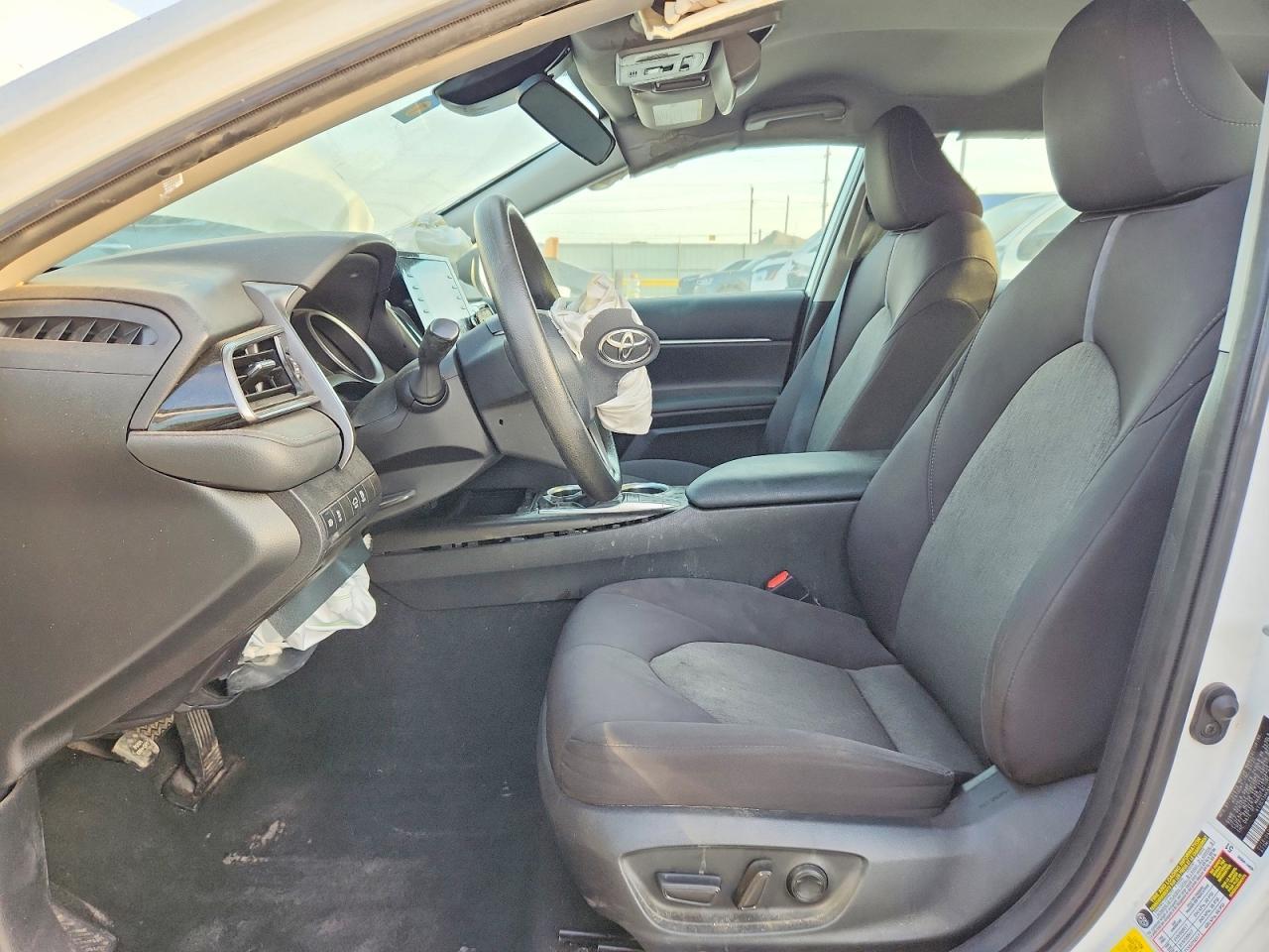 2022 Toyota Camry le