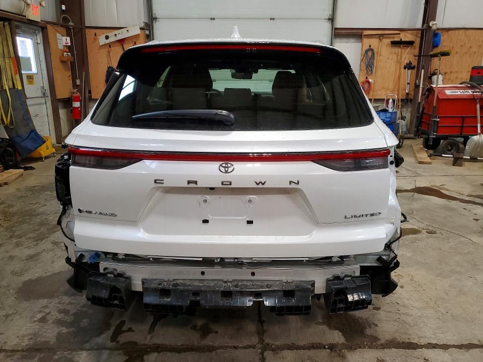 2025 Toyota Crown Signia xle