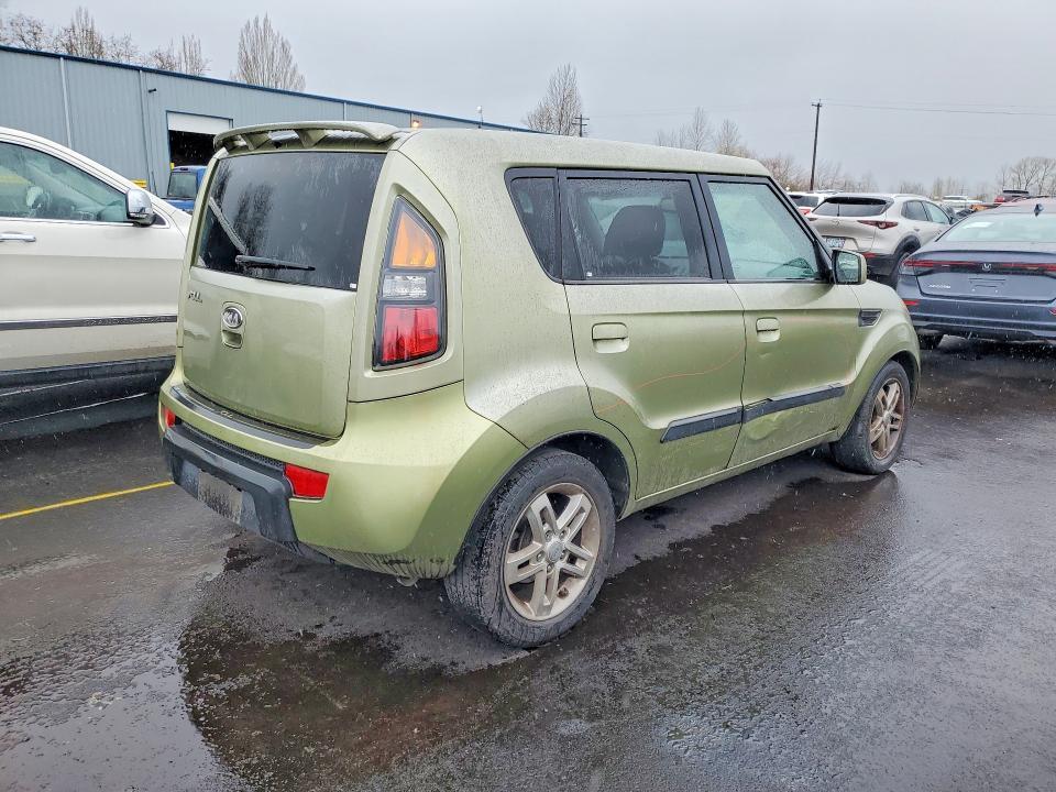 2010 KIA Soul +
