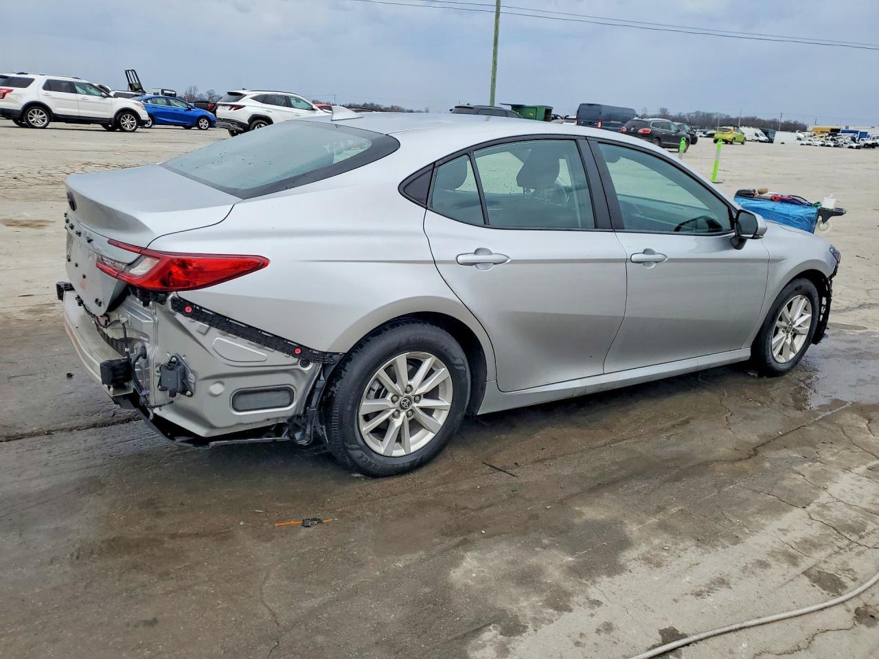 2025 Toyota Camry le