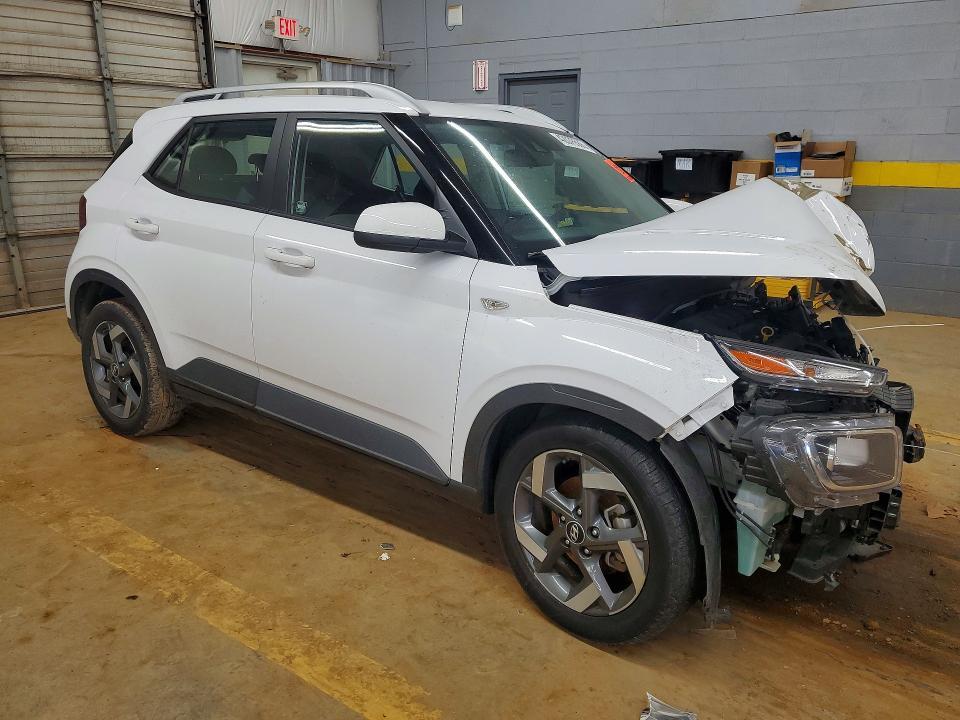 2021 Hyundai Venue sel