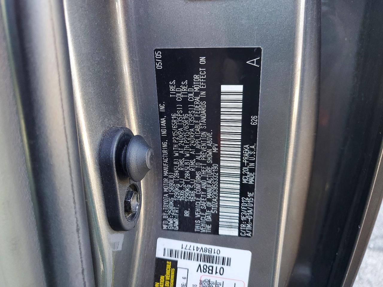 2005 Toyota Sienna ce 8 Passenger