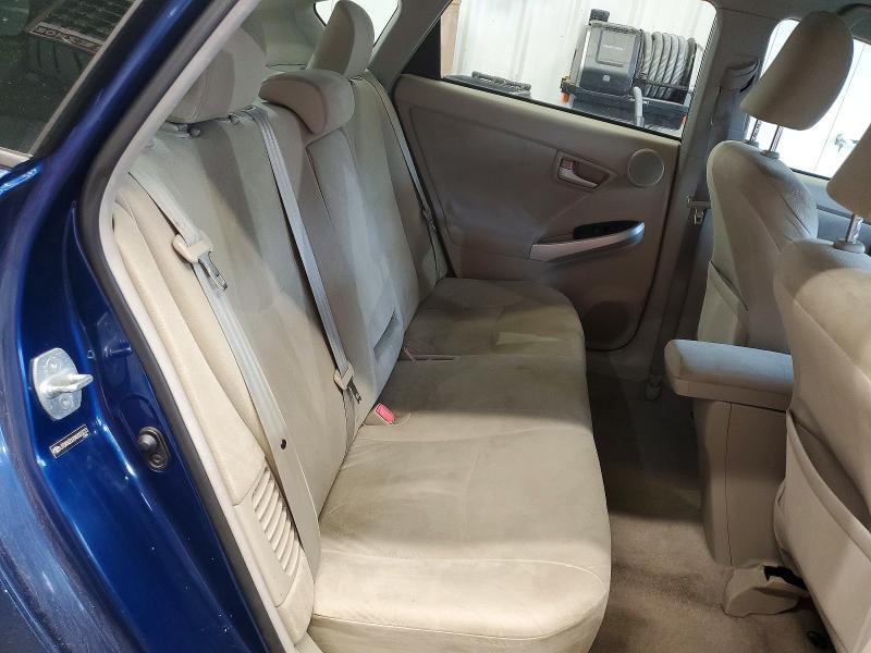2010 Toyota Prius iii