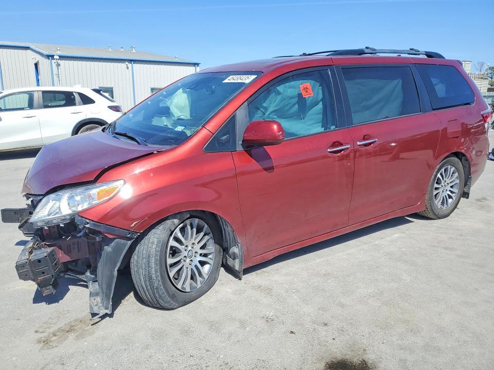 2020 Toyota Sienna xle 8-passenger